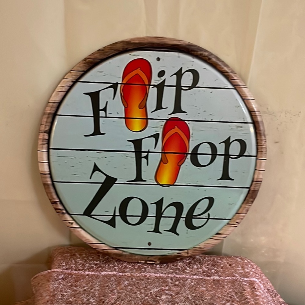 Flip Flop Zone - Metal tin sign roundTrigger Zone Pool Tropical Beach Re…